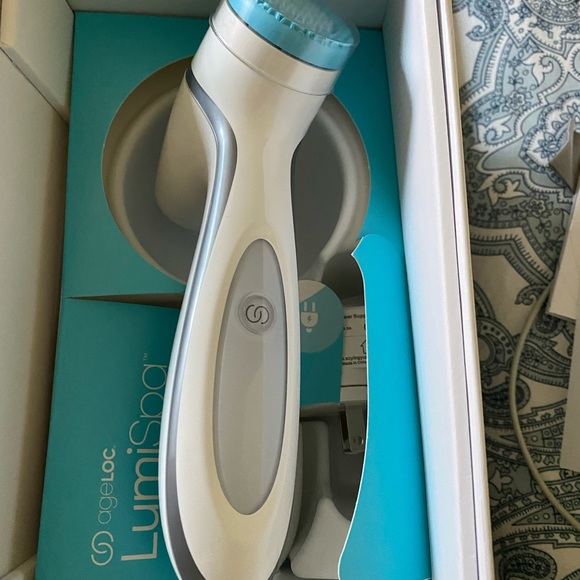 LumiSpa - Picture 2 of 5